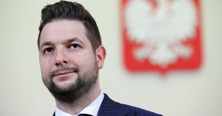 Patryk Jaki: nie wolno stawiać znaku równości między księdzem a pedofilem