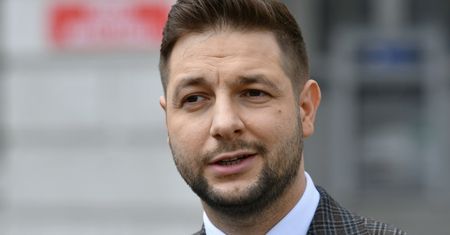 Patryk Jaki chwali się sukcesem. Schudł 10 kilo