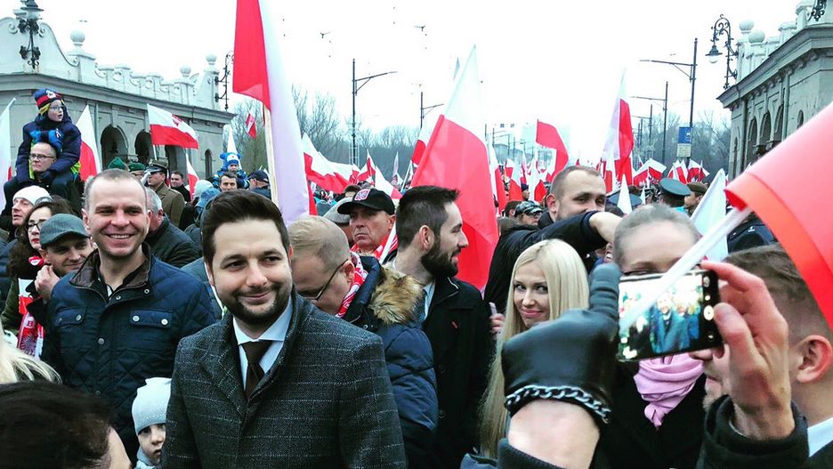 Patryk Jaki szedł razem z rodziną w Biało-Czerwonym Marszu