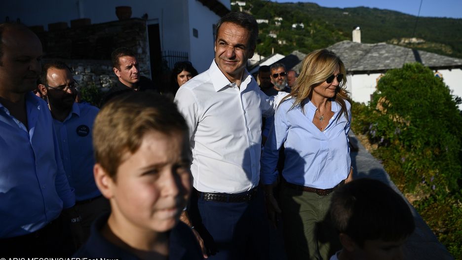 Grecja. Kyriakos Mitsotakis (lider Nowej Demokracji) wraz z żoną Marewą