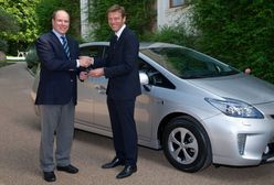 Książę Monako w Toyocie Prius Plug-in Hybrid