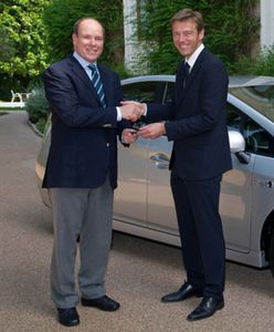 Książę Monako w Toyocie Prius Plug-in Hybrid