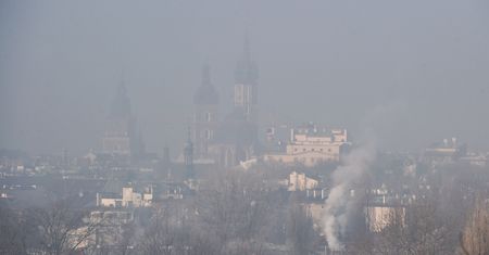 Program "Czyste Powietrze", grożą nam kary od UE? Resort środowiska wyjaśnia