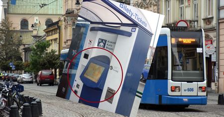 "Śmierdząca" sprawa w Krakowie. "Ktoś smaruje automaty biletowe fekaliami"