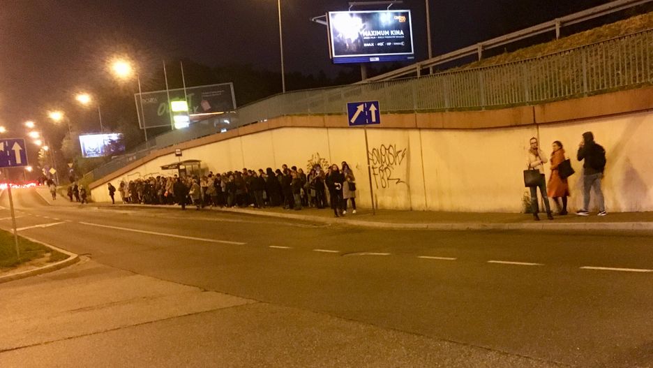 Przystanek autobusowy pod centrum handlowym Bonarka w Krakowie