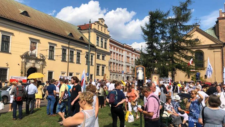 Wiec poparcia dla abpa Jędraszewskiego w Krakowie