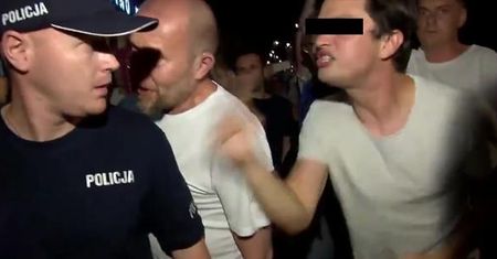 Rzucał się na policjantów, postawiono mu zarzuty. Teraz przerywa milczenie
