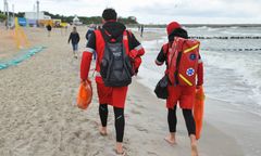 Rewal. Przerwano akcję ratunkową. Ciało 13-latka wyłowione z wody