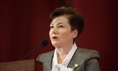 Hanna Gronkiewicz-Waltz porusza się o kulach. Zdradza, co się stało