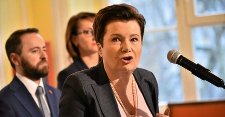 "Skandal". Hanna Gronkiewicz-Waltz uderza w rząd PiS. Oberwało się też prezydentowi