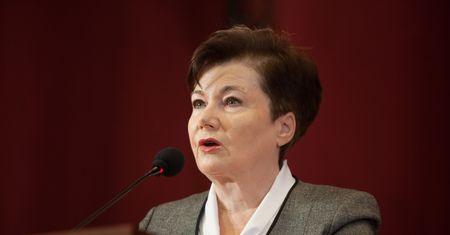 Hanna Gronkiewicz-Waltz porusza się o kulach. Zdradza, co się stało