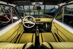 Wnętrze malucha Toma Hanksa kontra standardowy kokpit Polskiego Fiata 126P