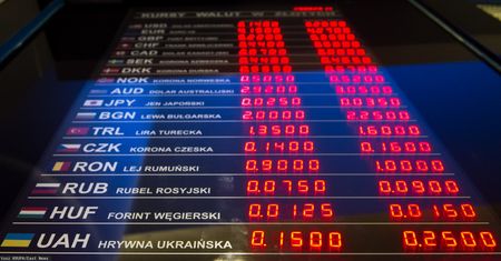 Tarcza antykryzysowa do walki z koronawirusem. Złoty jest jeszcze słabszy