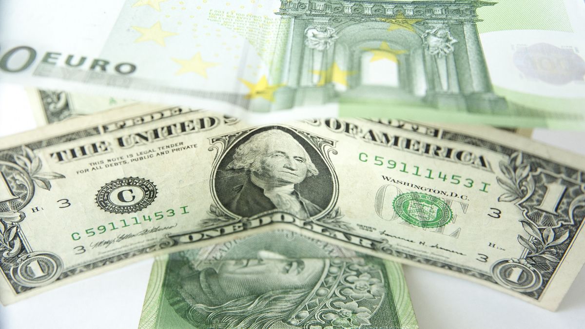 Kursy walut. Co z euro i dolarem?