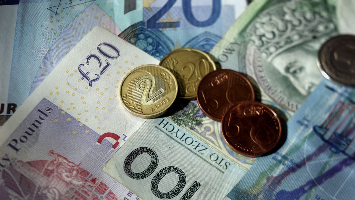 Kursy walut. Co ze złotym?