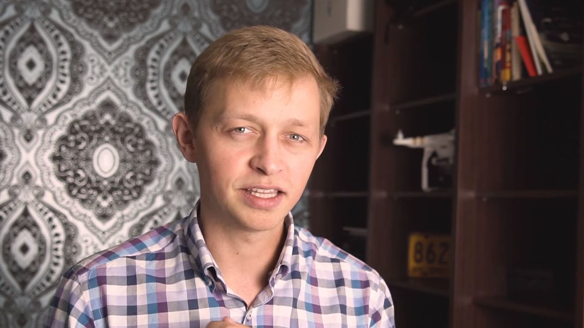 Szczepan Bentyn to internetowy influencer i promotor kryptowalut 