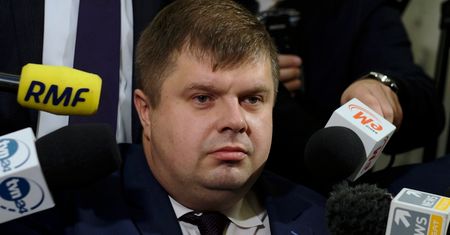 Marcin Makowski: Wolta Kałuży wam przeszkadza? Politycy, spójrzcie we własne lustra