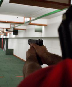 Instruktor zaatakowany przed strzelnicą. "Odruchowo wyciągnąłem broń i oddałem strzały"