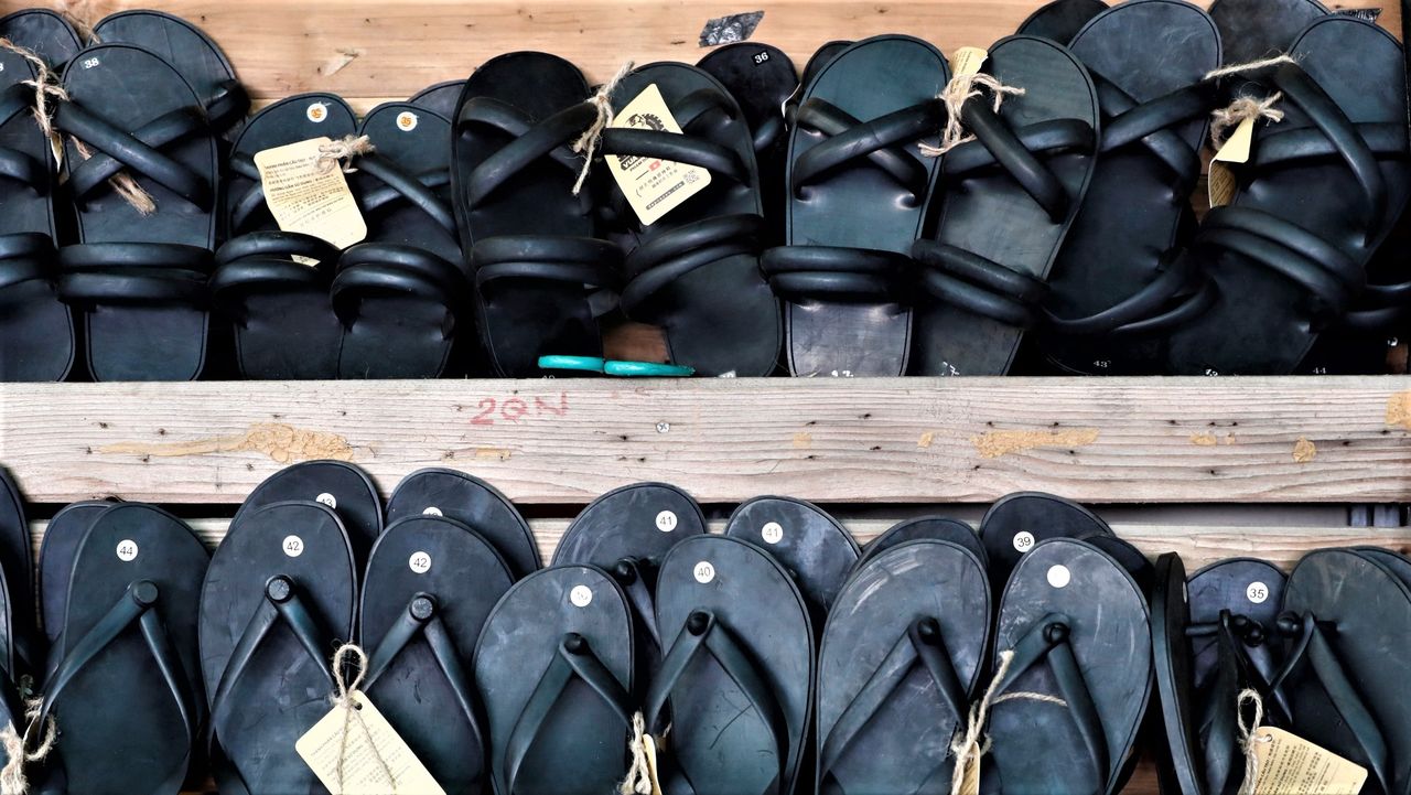 But, w którym chodzi cały świat