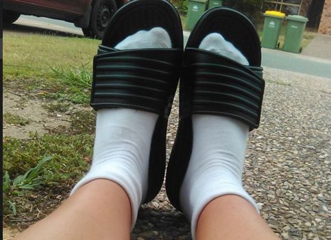 7 najbardziej obciachowych rzeczy, które mężczyźni noszą wiosną