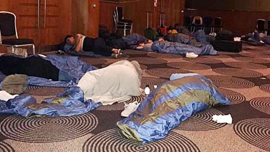 Pasażerowie utknęli na lotnisku