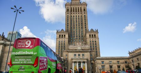 Koronawirus. Polski przewoźnik zmuszony zwolnić całą załogę. "Straciliśmy wszystkie zlecenia"