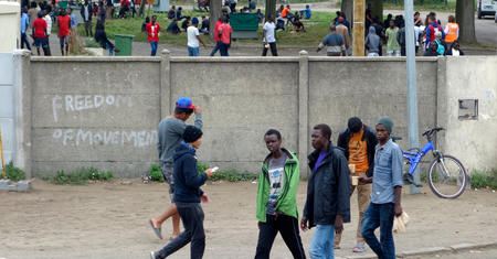 Anglia i Francja zbudują "Wielki Mur w Calais". Chcą powstrzymać imigrantów