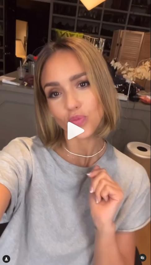 Jessica Alba jako blondynka