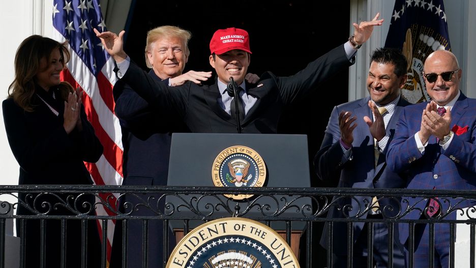 Mowa ciała Melanii Trump po raz kolejny wzbudziła emocje wśród internautów