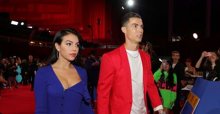 "Prawdziwi Bohaterowie nie noszą pelerynek". Piękny post narzeczonej Cristiano Ronaldo