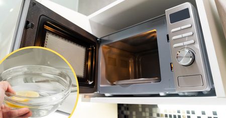 Dwuminutowy trik na umycie mikrofali! Zabija bakterie, usuwa pleśń i nawet rdzę