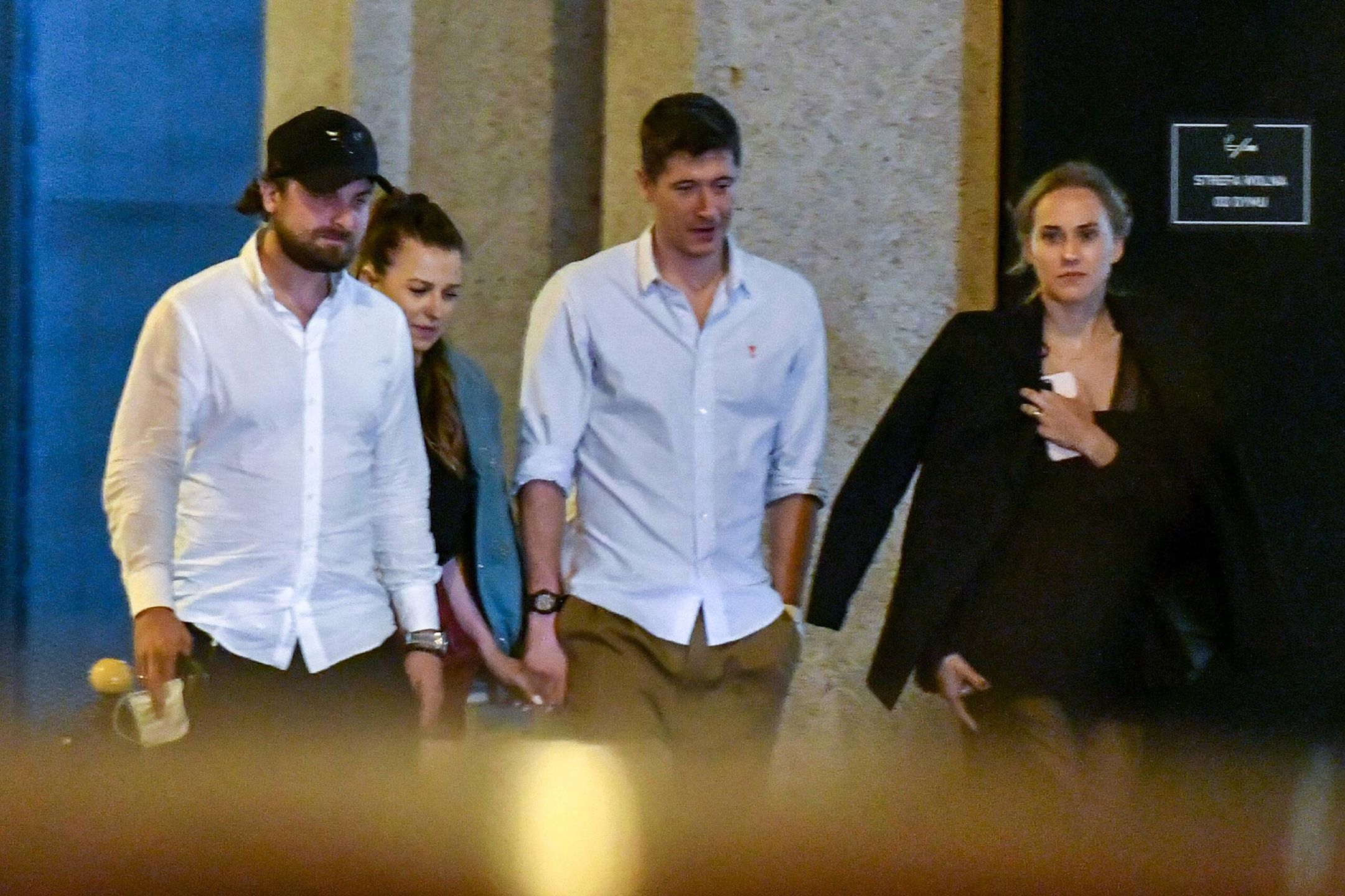 Anna i Robert Lewandowscy na spotkaniu z przyjaciółmi