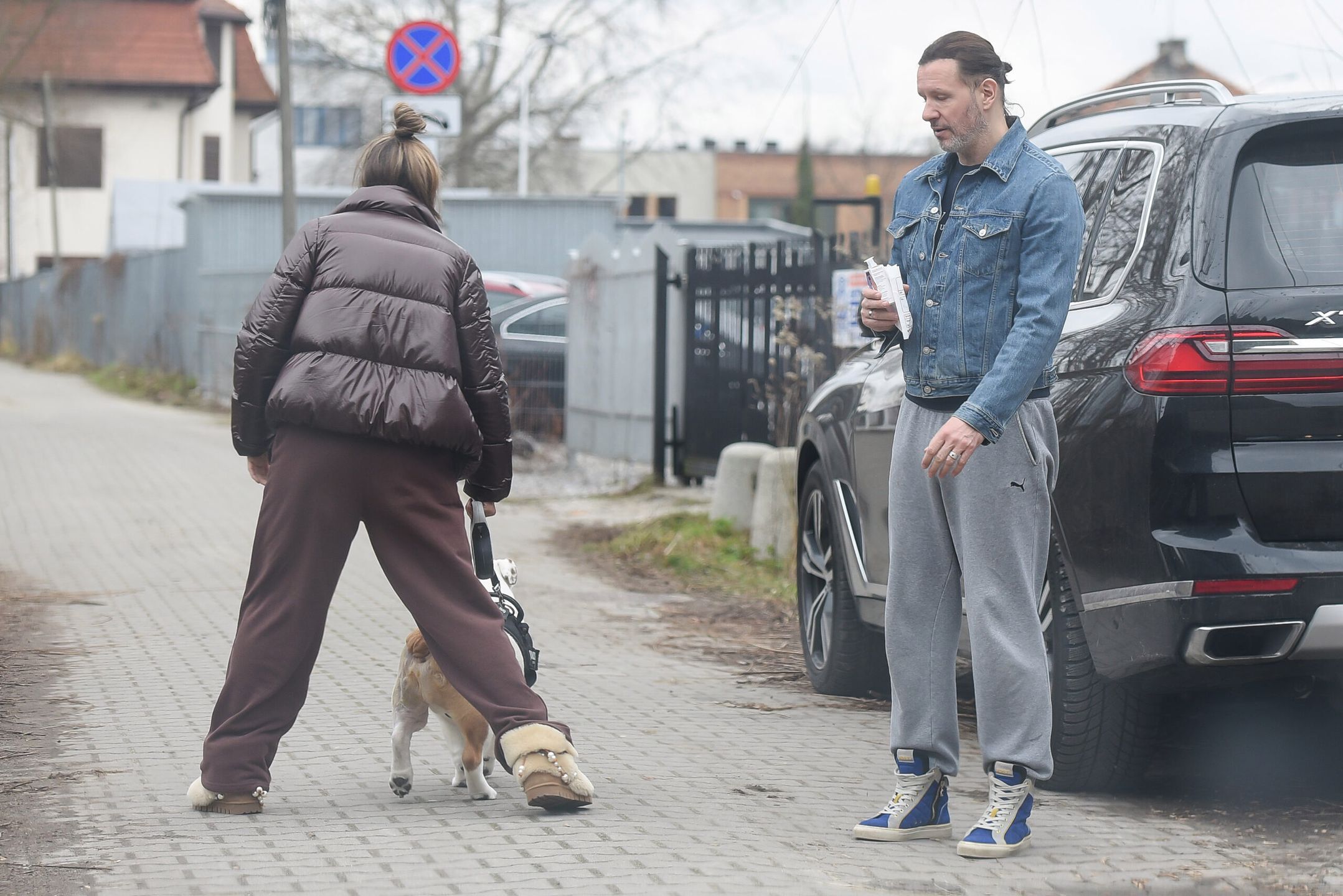 Małgorzata Rozenek z psem u weterynarza