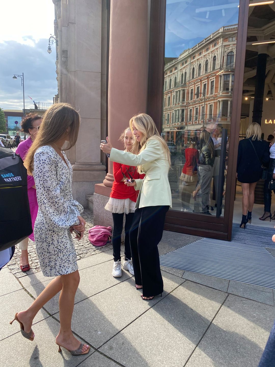 Joanna Przetakiewicz została przyłapana przez paparazzich we wrocławskim butiku La Mania