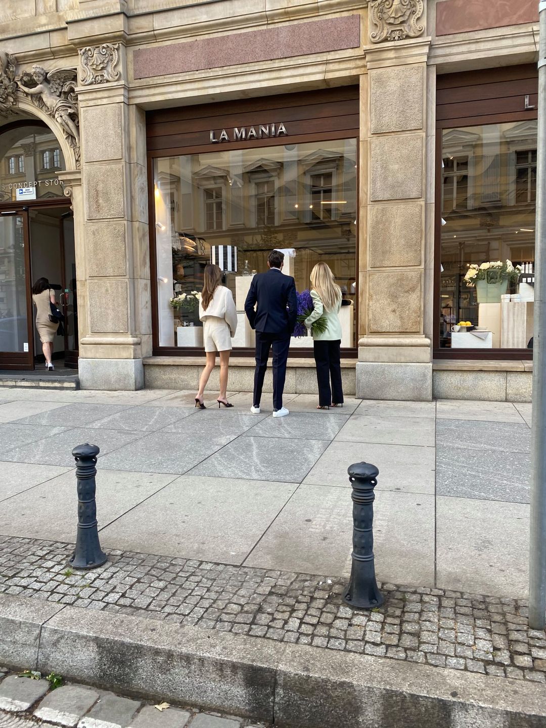 Joanna Przetakiewicz została przyłapana przez paparazzich we wrocławskim butiku La Mania