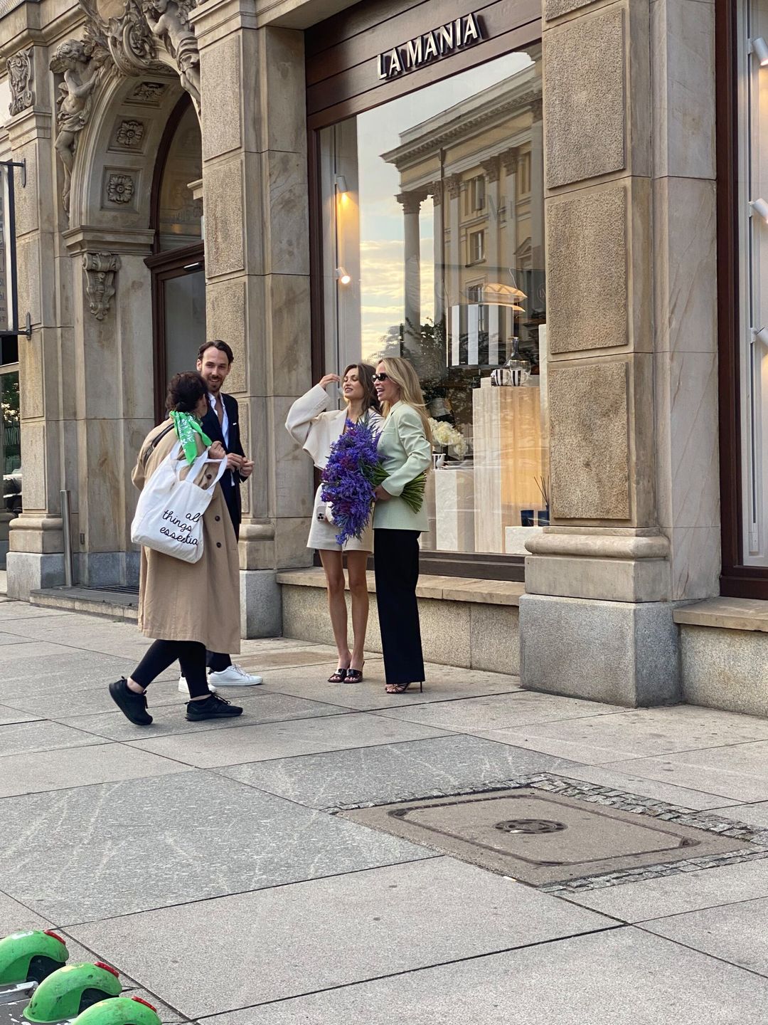 Joanna Przetakiewicz została przyłapana przez paparazzich we wrocławskim butiku La Mania