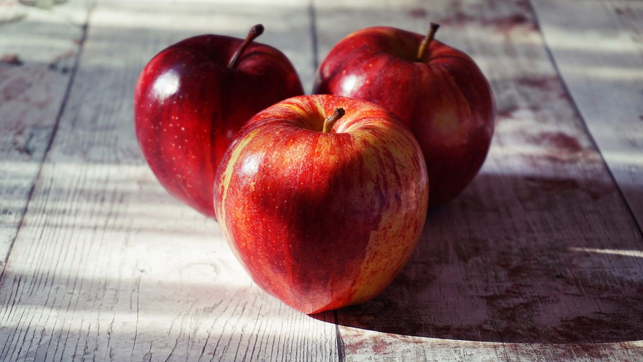 Ser jabłkowy przygotowujemy z dojrzałych jabłek (Pexels)