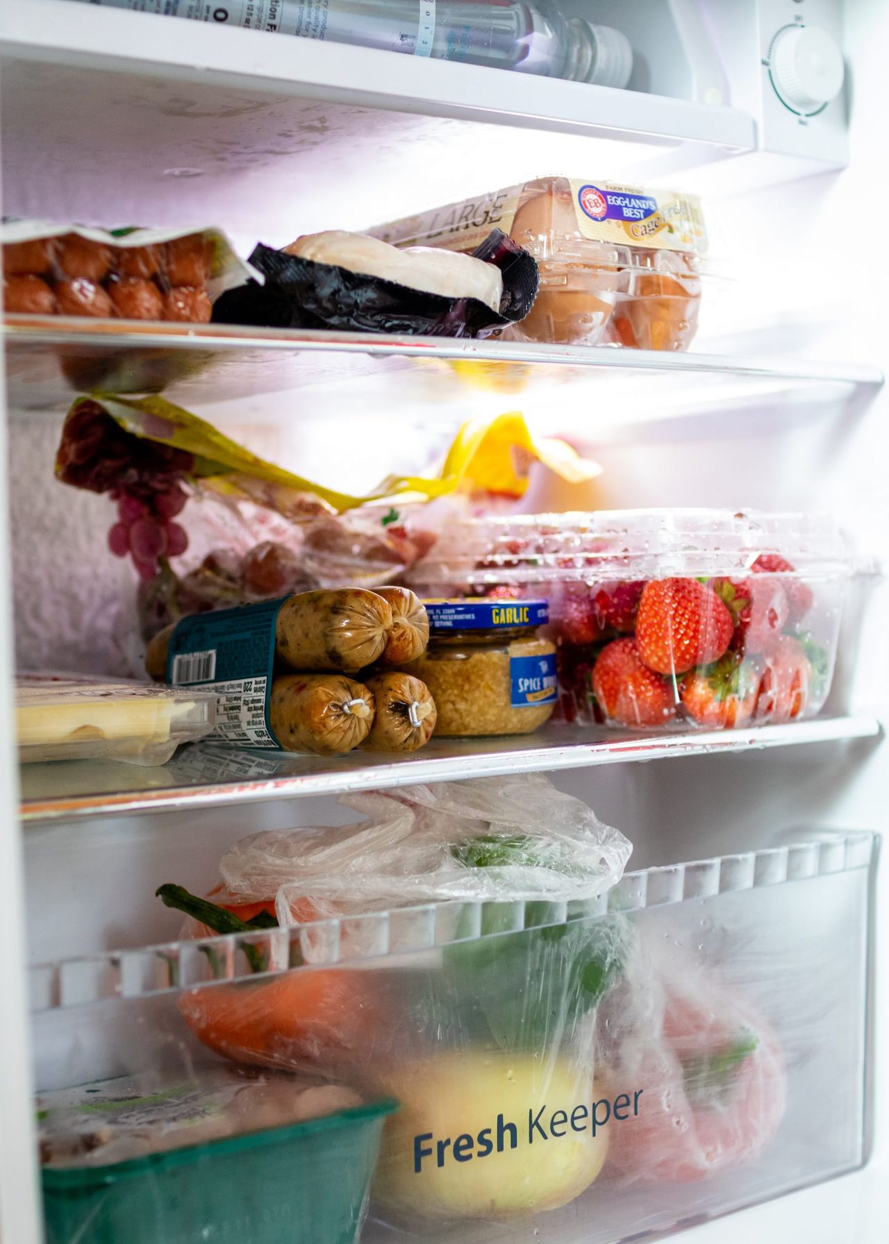 how to get rid of the bad smell in the refrigerator, photo. Unsplash
