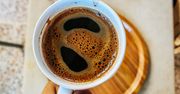 Weź kilka listków tego zioła i zaparz razem z kawą. Pobudza lepiej, niż zwykła czarna