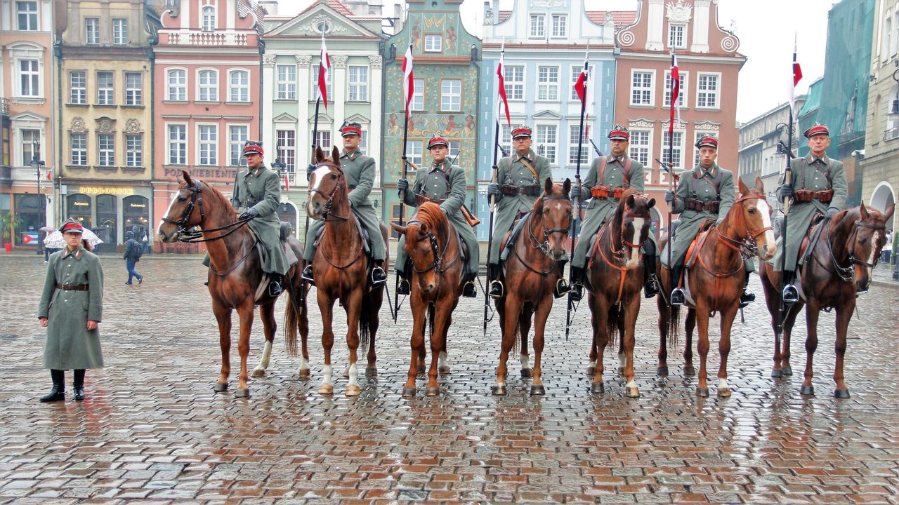 Inscenizacja na Starym Rynku upamiętniająca Generał Dąbrowskiego i Józef Wybickiego