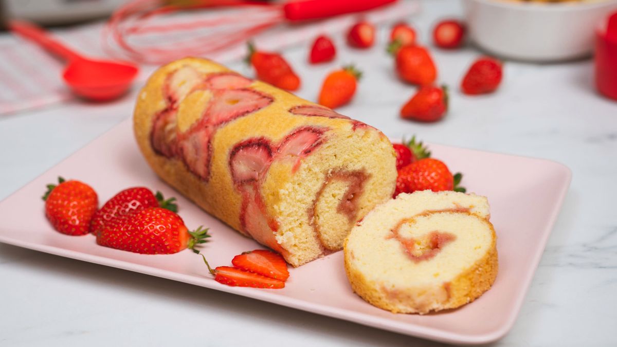 Rolada truskawkowa- Pyszności