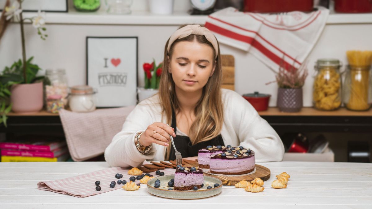 Sernik z borówkami na zimno- Pyszności