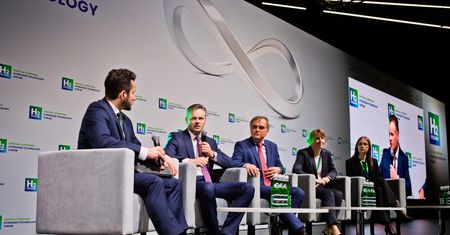Akademia H2 – pomostem między światem nauki i biznesu