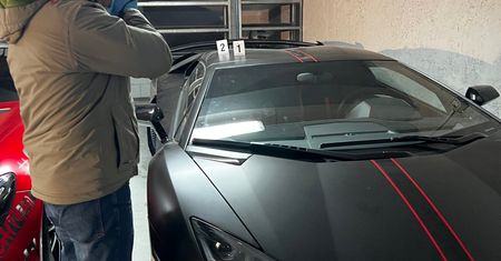 Urządził sobie spacer po bardzo rzadkim Lamborghini. Jest nagroda za wskazanie sprawcy.