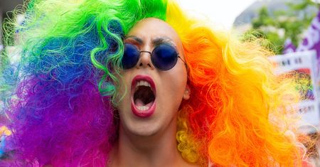 Zwolennicy LGBTIQ urządzają imprezę na rzece Spree