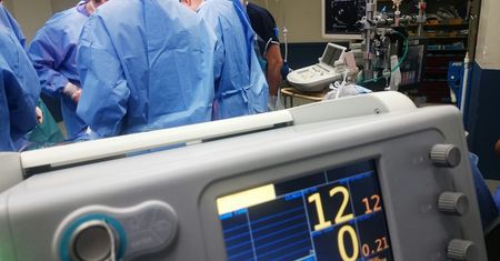 Nie żyje podpalony 20-latek. Prokuratura zapowiada zmianę zarzutu dla zatrzymanego 19-latka