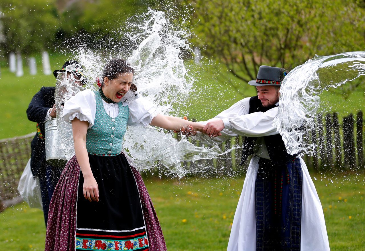 Koronawirus w Polsce. Kiedy będzie i jak przebiegnie śmigus-dyngus 2020?