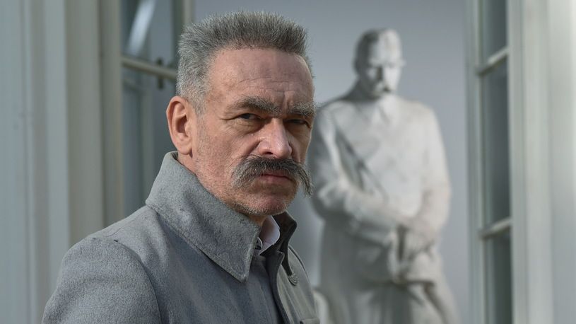 Kadr z planu produkcji "Marszałek"