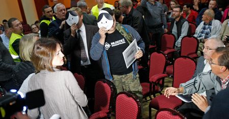 Działacze Młodzieży Wszechpolskiej uniewinnieni. Skandowali "precz z komuną" na spotkaniu z Lechem Wałęsą