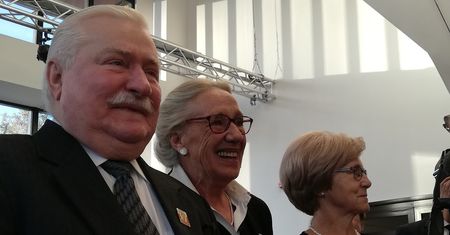Lech Wałęsa kpi z Mateusza Morawieckiego. "Zabrakło jednego podpisu"